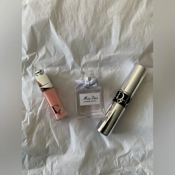 Dior Pale Pink Patent CD Makeup Pouch Set of 4 - Picture 2 of 3